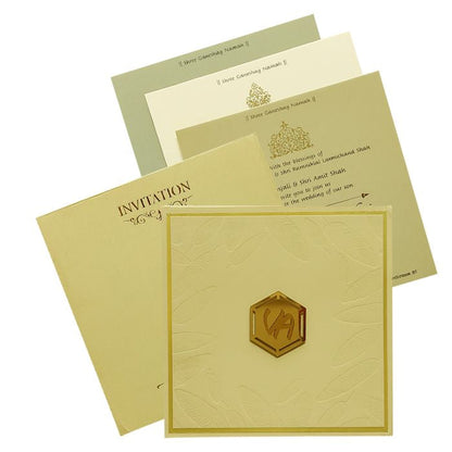 Selling Sandal door padded invitation card online. Buying invitation cards made easy with King of Cards! &amp;