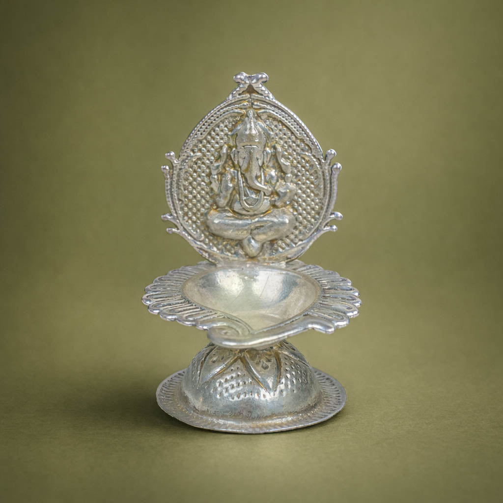 White Metal Diya with Ganesha Idol - GRI0230