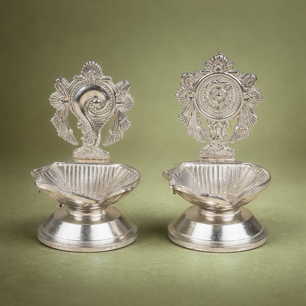 White Metal Shankh Diya-GRI0360