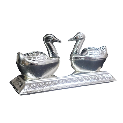 White Metal Duck Couple Idol-King of Cards